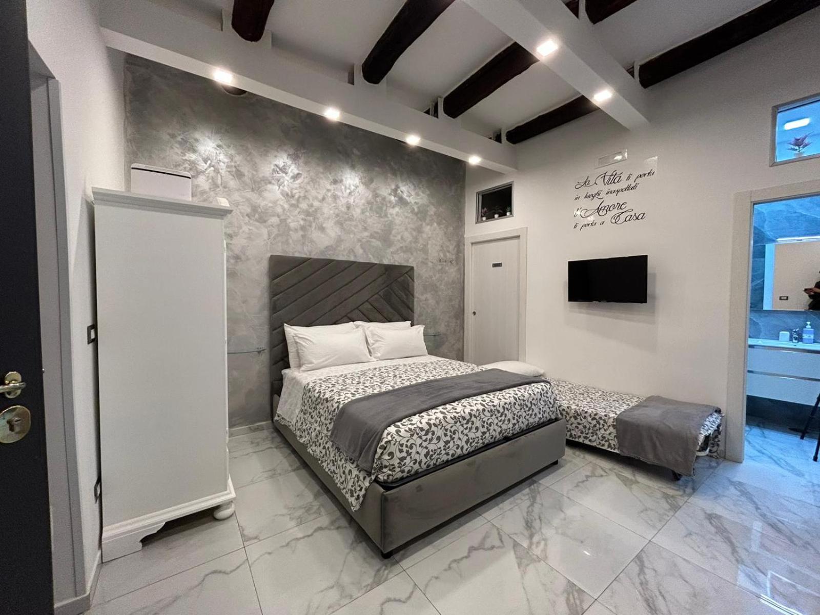 Вилла Casa Tolentino Al Centro Di Napoli Экстерьер фото